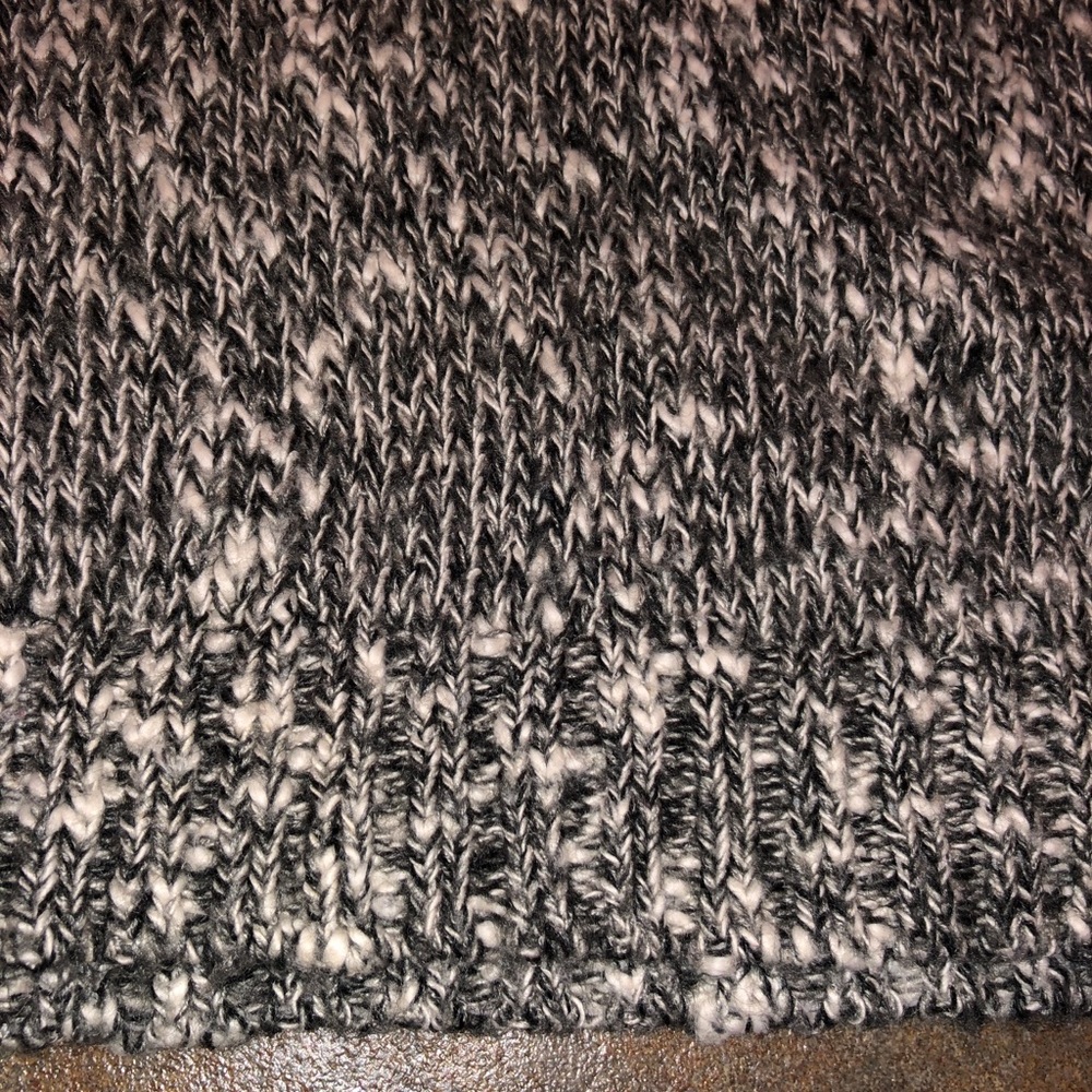 Sweaters - Picture 3 of 4